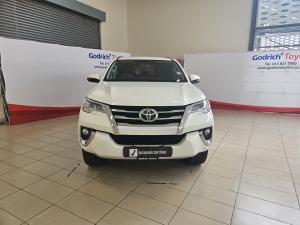 Toyota Fortuner 2.4GD-6 manual - Image 4