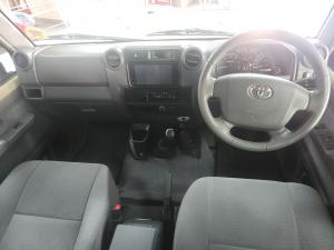 Toyota Land Cruiser 79 4.5D-4D V8 double cab LX - Image 7