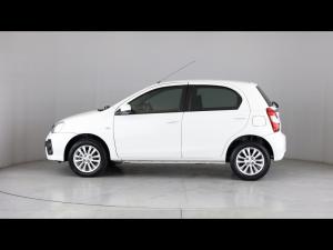 Toyota Etios hatch 1.5 Sprint - Image 8