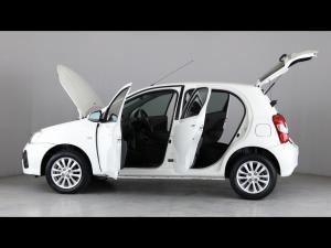Toyota Etios hatch 1.5 Sprint - Image 13
