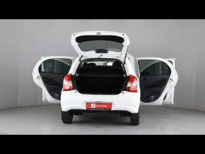 Toyota Etios hatch 1.5 Sprint - Image 14