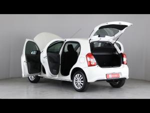 Toyota Etios hatch 1.5 Sprint - Image 15