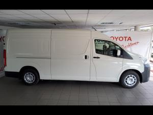 Toyota Quantum 2.8 LWB panel van - Image 3
