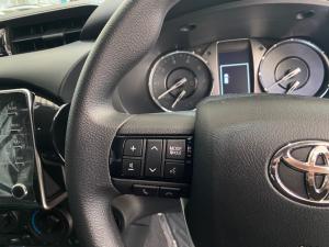 Toyota Hilux 2.4 GD-6 Raider 4X4 automaticD/C - Image 9