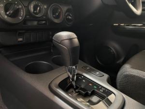 Toyota Hilux 2.4 GD-6 Raider 4X4 automaticD/C - Image 9