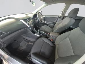 Hyundai Accent 1.6 Fluid 5-Door - Image 3
