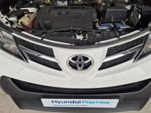 Toyota RAV4 2.2D-4D GX - Image 13