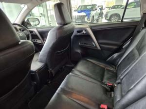 Toyota RAV4 2.2D-4D GX - Image 16