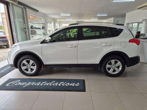 Toyota RAV4 2.2D-4D GX - Image 4