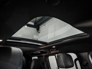 Land Rover Defender 110 D240 X-Dynamic HSE - Image 19