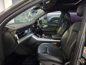 Audi Q7 45TDI quattro S line - Image 6