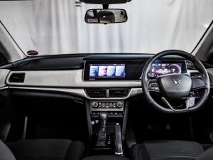 Mahindra XUV700 2.0T AX5 - Image 6