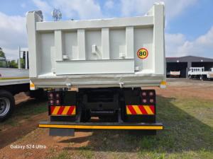 Hino Hino 700 SSC 2845AIR T/T Chassis Cab - Image 10