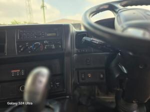 Hino Hino 700 SSC 2845AIR T/T Chassis Cab - Image 6
