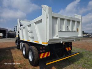 Hino Hino 700 SSC 2845AIR T/T Chassis Cab - Image 9