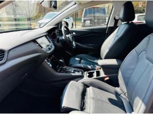 Opel Grandland X 1.6 Turbo Cosmo - Image 10