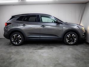 Opel Grandland X 1.6 Turbo Cosmo - Image 18
