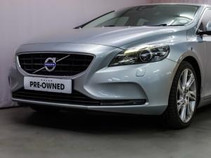Volvo V40 T4 Excel auto - Image 18