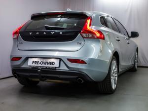 Volvo V40 T4 Excel auto - Image 3