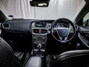 Volvo V40 T4 Excel auto - Image 6
