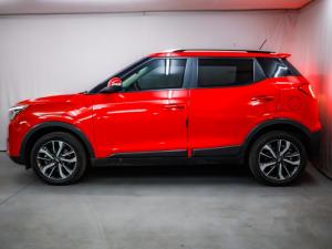 Mahindra XUV300 1.5TD W8 - Image 2