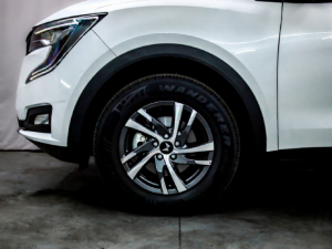 Mahindra XUV700 2.0T AX5 - Image 16