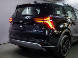 Mahindra XUV700 2.0T AX7L - Image 17