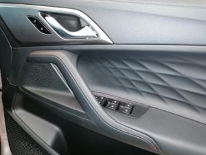 MG HS 2.0T Luxury - Image 16