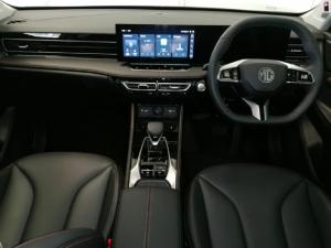 MG HS 2.0T Luxury - Image 6