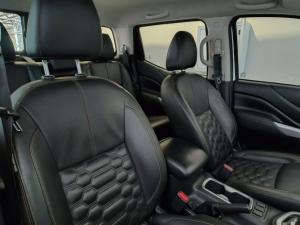 Nissan Navara 2.5DDTi double cab LE Plus - Image 6