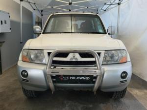 Mitsubishi Pajero 3200 DI-D automatic 3-Door - Image 2