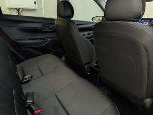 Hyundai i20 1.4 Motion auto - Image 9