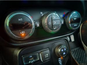 Jeep Renegade 2.4L 4x4 Trailhawk - Image 12