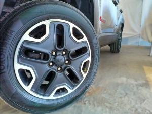 Jeep Renegade 2.4L 4x4 Trailhawk - Image 14