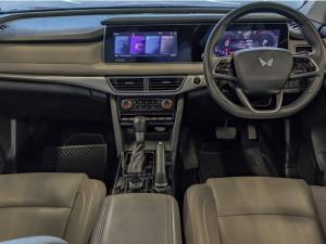 Mahindra XUV700 2.0T AX7 - Image 5