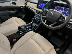 Mahindra XUV700 2.0T AX7 - Image 7