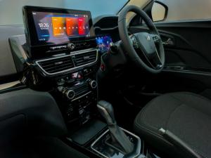 Mahindra XUV 3XO 1.2T AX5 manual - Image 10