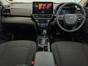 Mahindra XUV 3XO 1.2T AX5 auto - Image 5