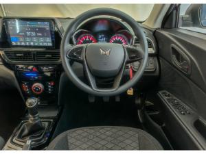 Mahindra XUV 3XO 1.2T MX2 manual - Image 11