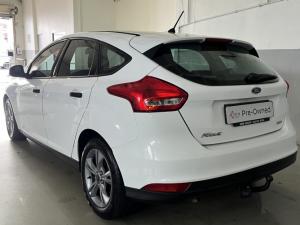 Ford Focus hatch 1.0T Ambiente auto - Image 4