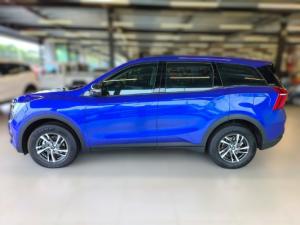 Mahindra XUV700 2.0T AX5 - Image 7