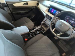 Mahindra XUV700 2.0T AX5 - Image 8