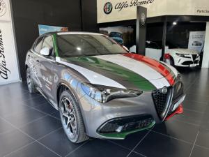 Alfa Romeo Stelvio 2.0T Veloce Q4 - Image 3