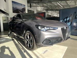 Alfa Romeo Stelvio 2.0T Veloce Q4 - Image 3