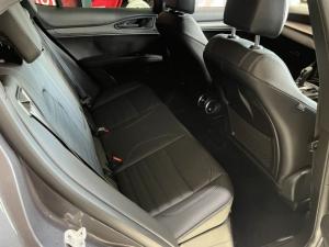Alfa Romeo Stelvio 2.0T Veloce Q4 - Image 6