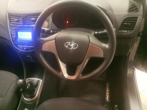 Hyundai Accent sedan 1.6 Motion - Image 9