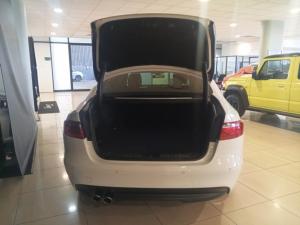 Jaguar XF 20d Prestige - Image 5