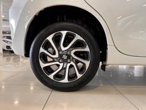 Suzuki Baleno 1.5 GLX manual - Image 6