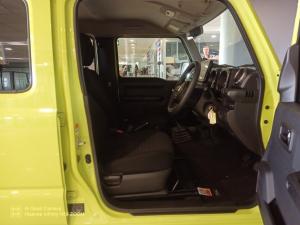 Suzuki Jimny 1.5 GLX AllGrip 5-door manual - Image 8