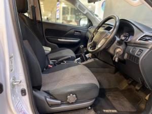 Mitsubishi Triton 2.4DI-D double cab GL - Image 8